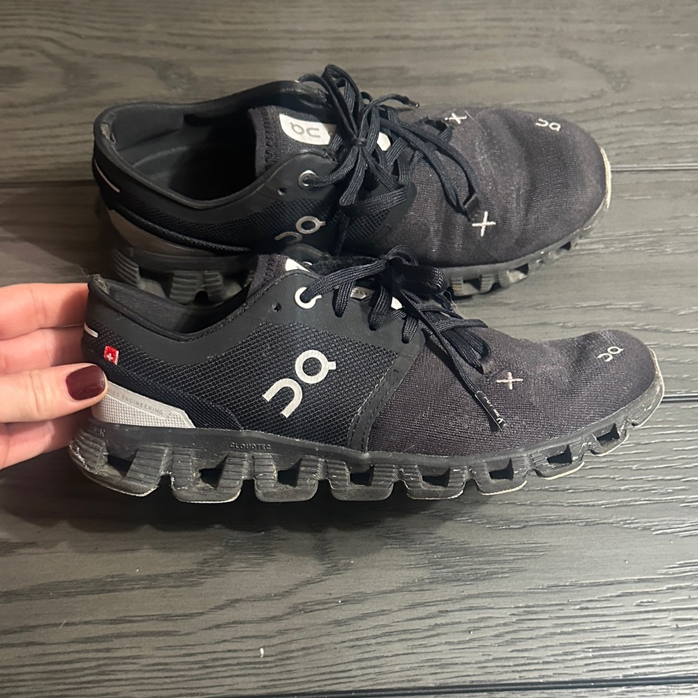 *SOLD* Women’s - On Black Athletic Shoes - size 7.5